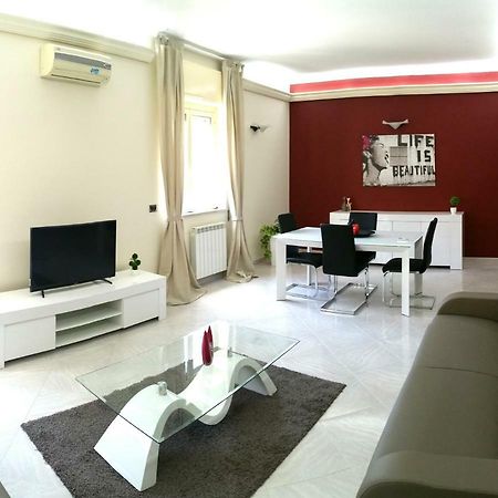 My Place سيراكوزا المظهر الخارجي الصورة